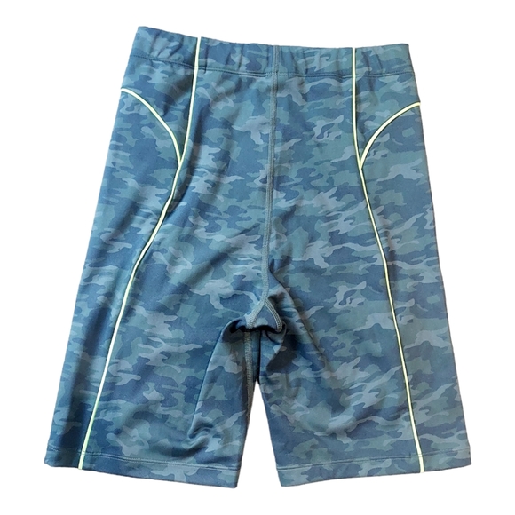 Good American Electric Feel Camo Bike Shorts size 4 / XL - Picture 3 of 8
